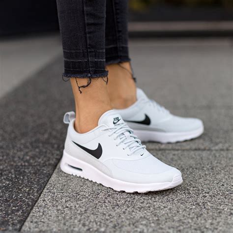 nike air max thea damen sneakers hellgrau silber